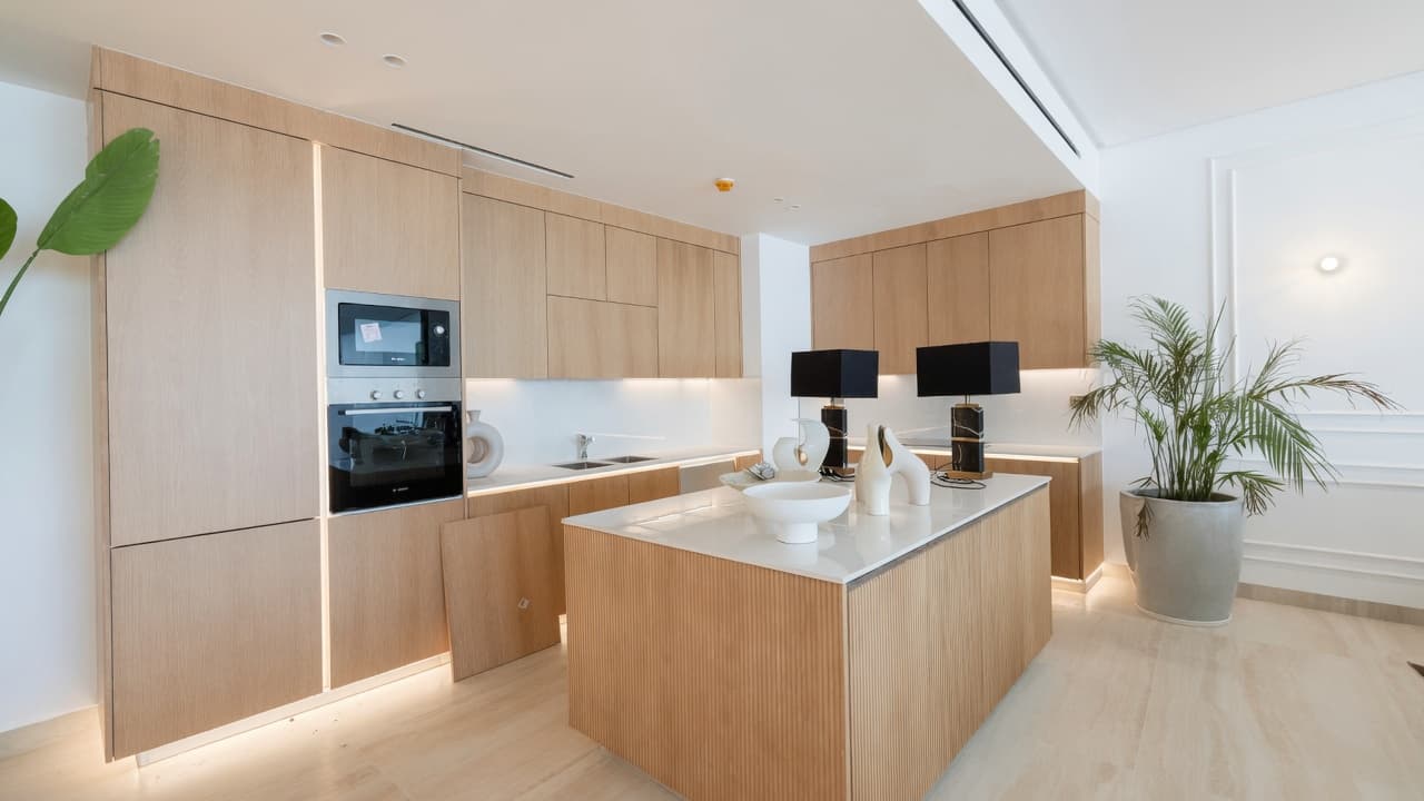 Spacious | Private Terrace | Modern | Beach View
