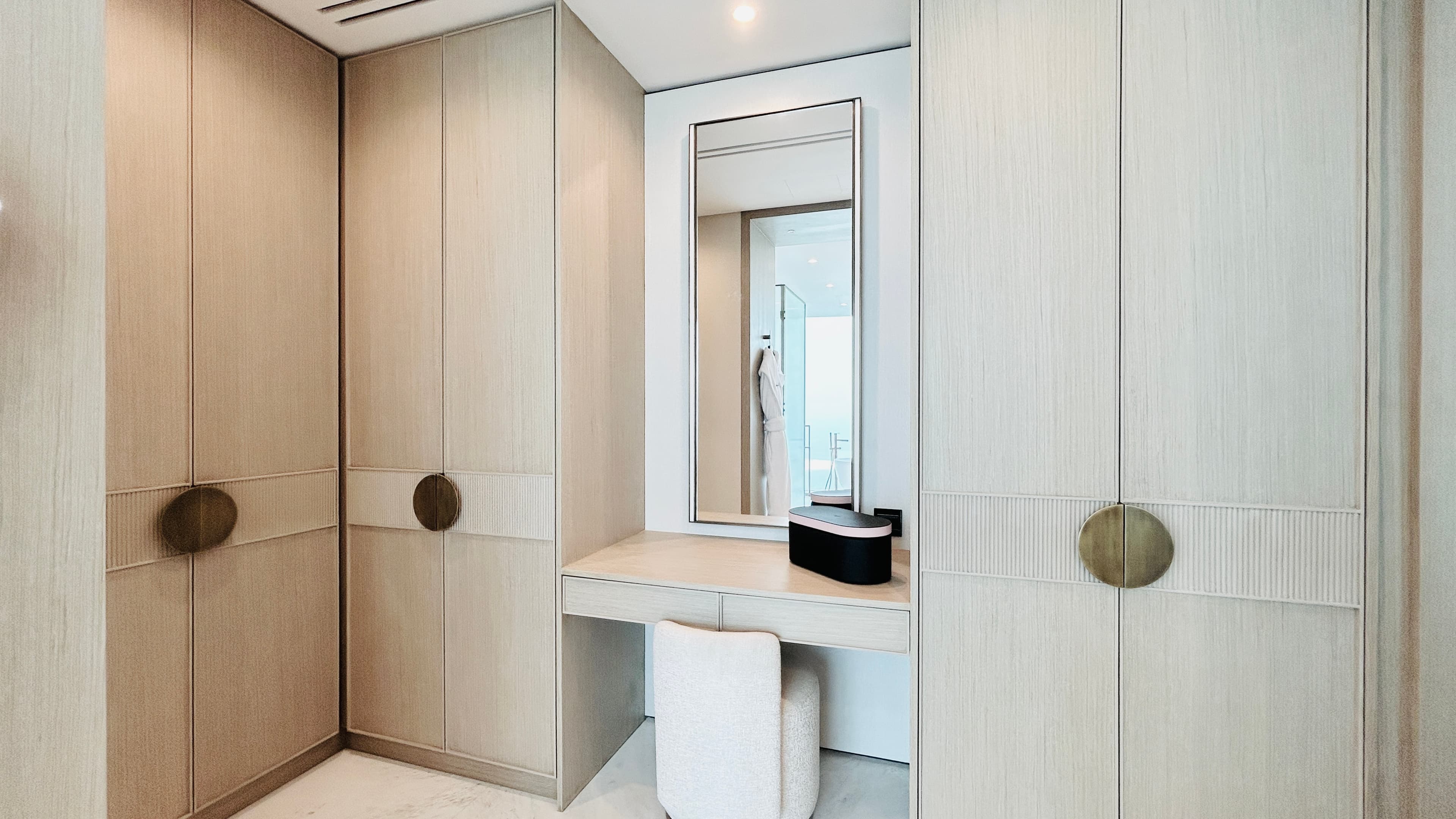 BRANDED RESIDENCE | WATERFRONT LIVING | HARBOUR