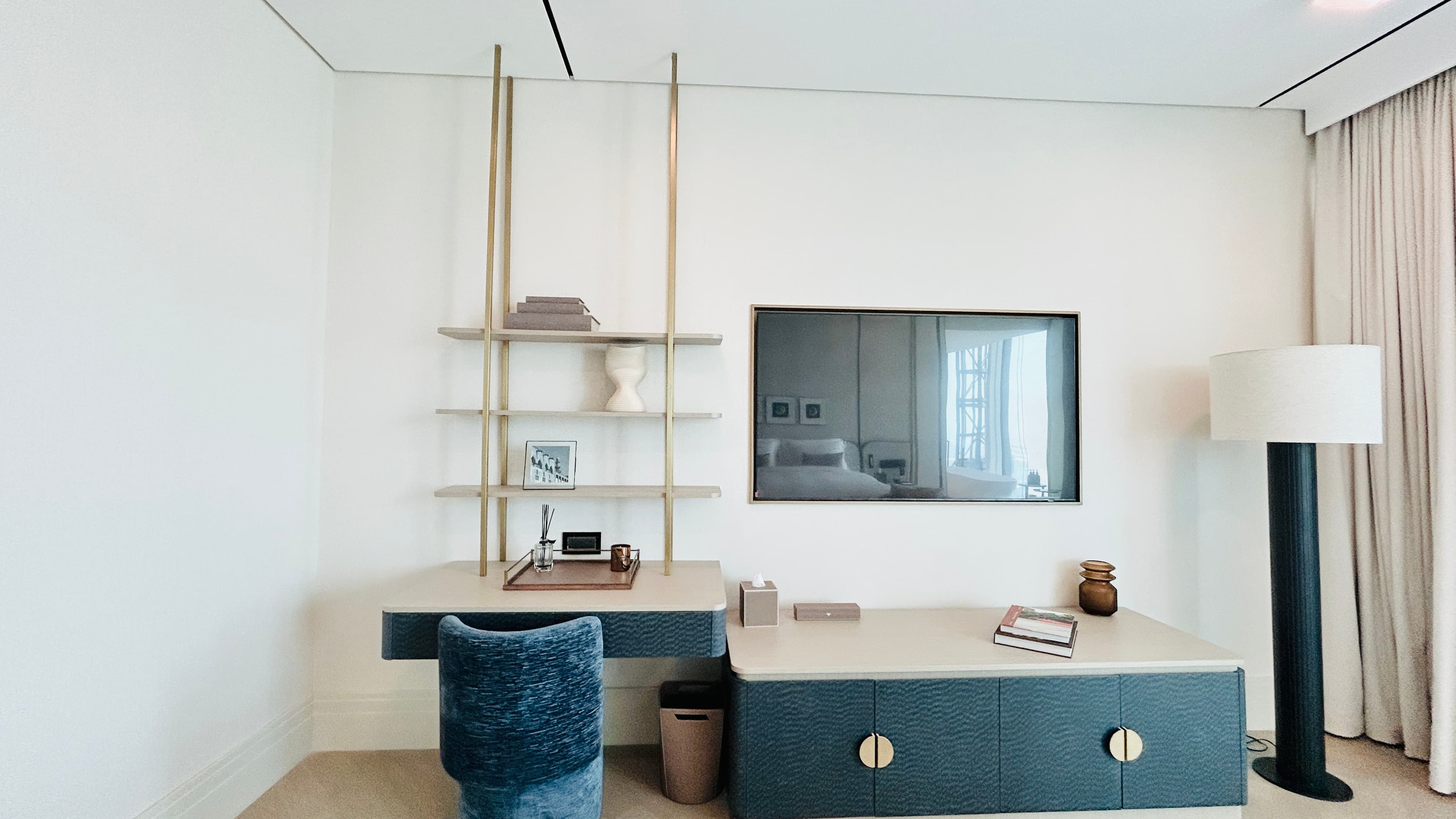 BRANDED RESIDENCE | WATERFRONT LIVING | HARBOUR
