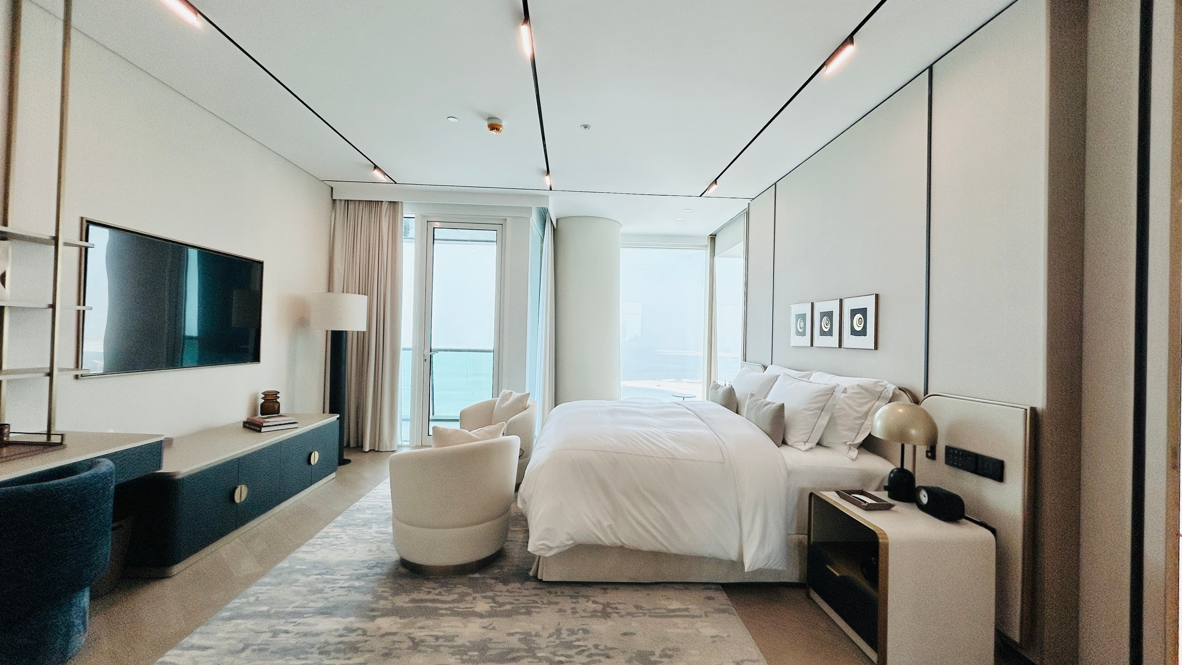 BRANDED RESIDENCE | WATERFRONT LIVING | HARBOUR