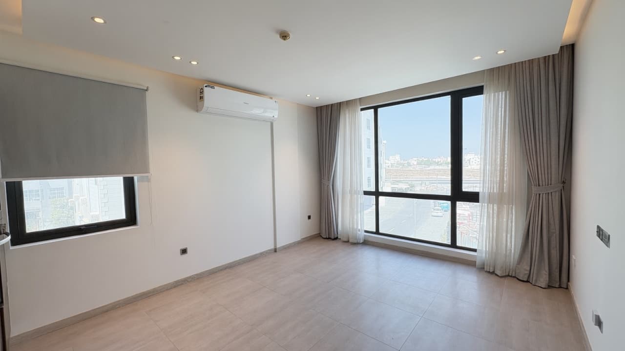 SPACIOUS | NEW BUILD | NEAR JANABIYAH SQUARE