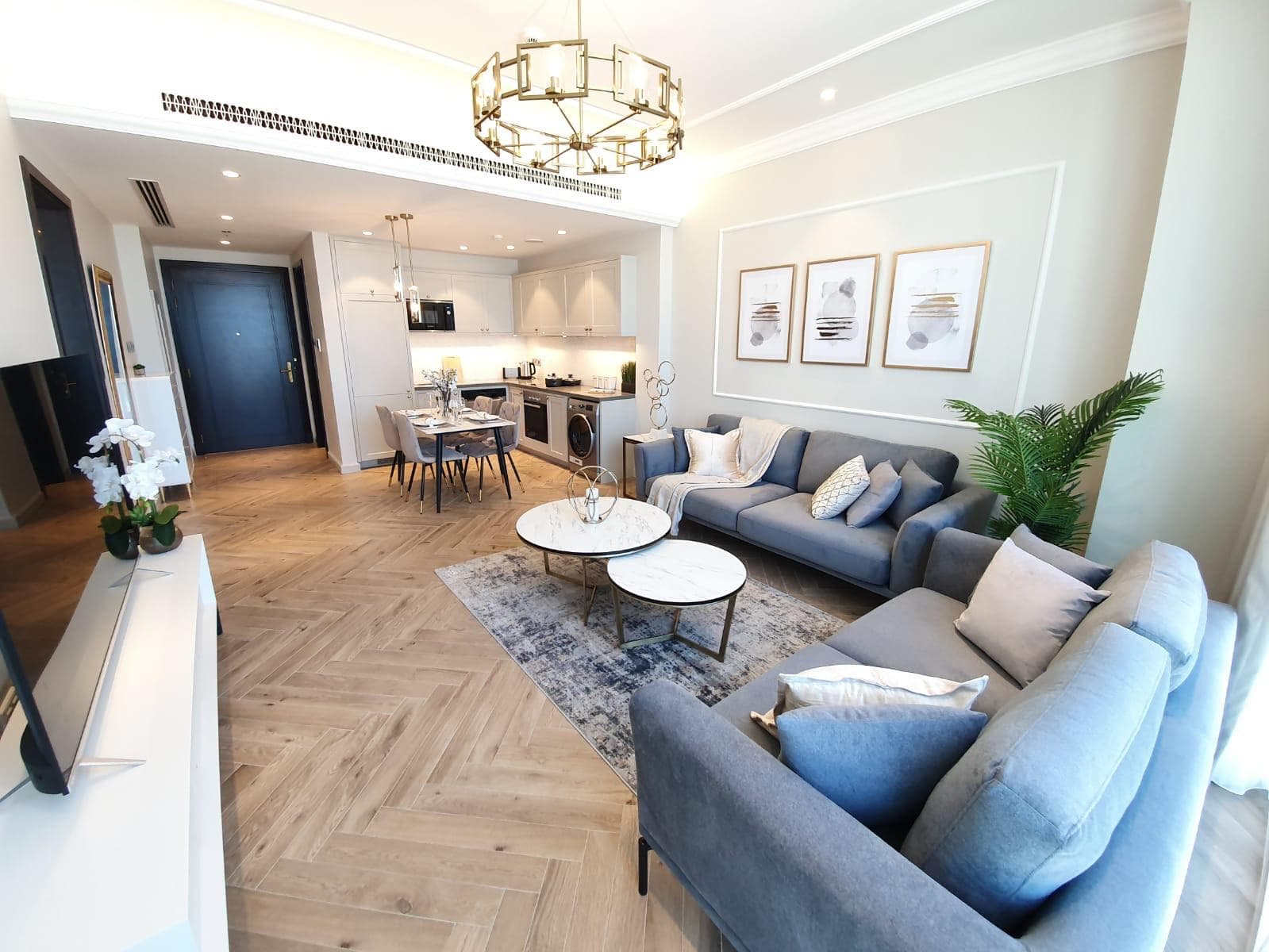Luxury One bedroom including Housekeeping
