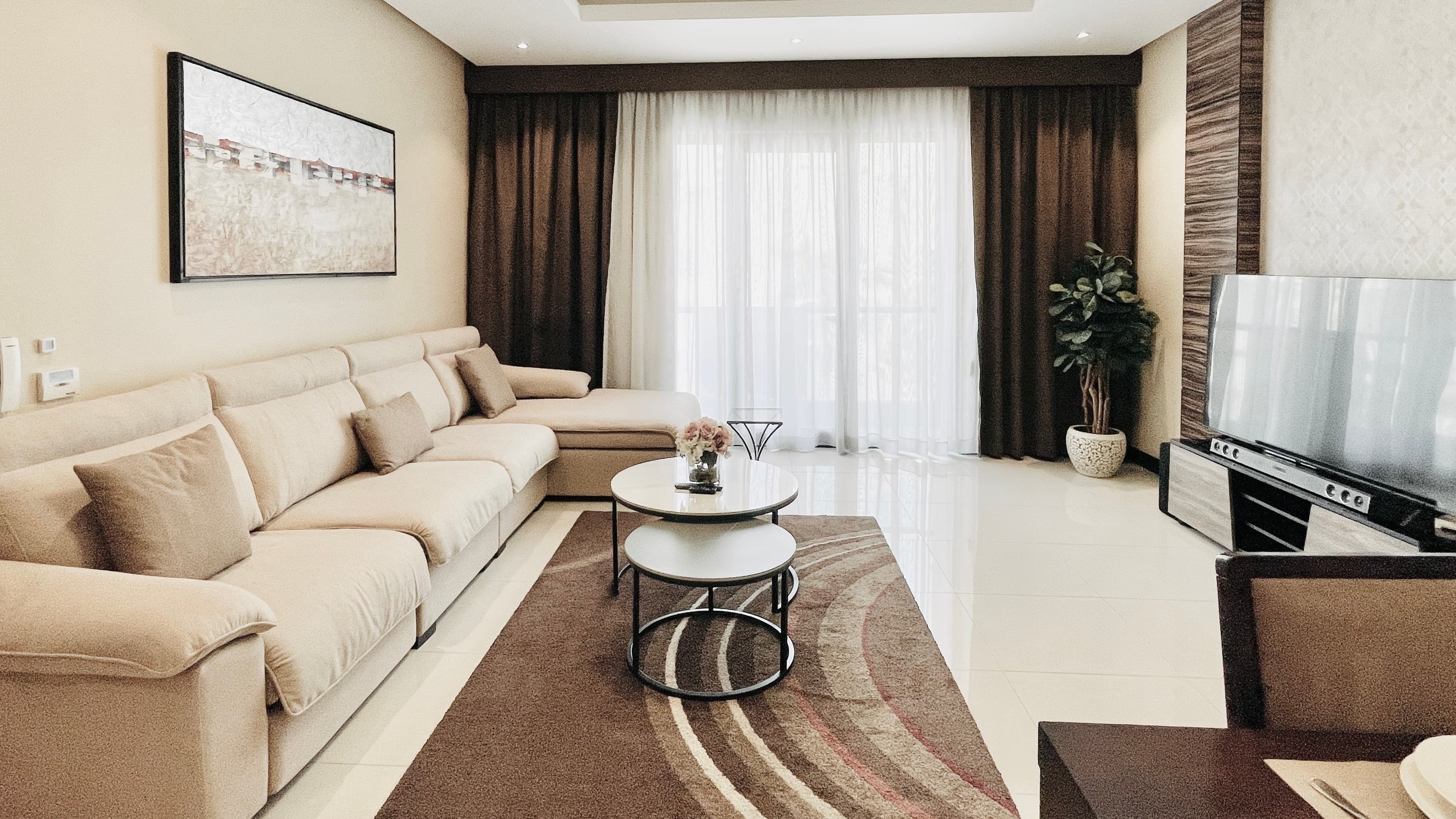 THREEHIGH BUI| SPACIOUS ROOMS | BALCONY | CITY VIEW
