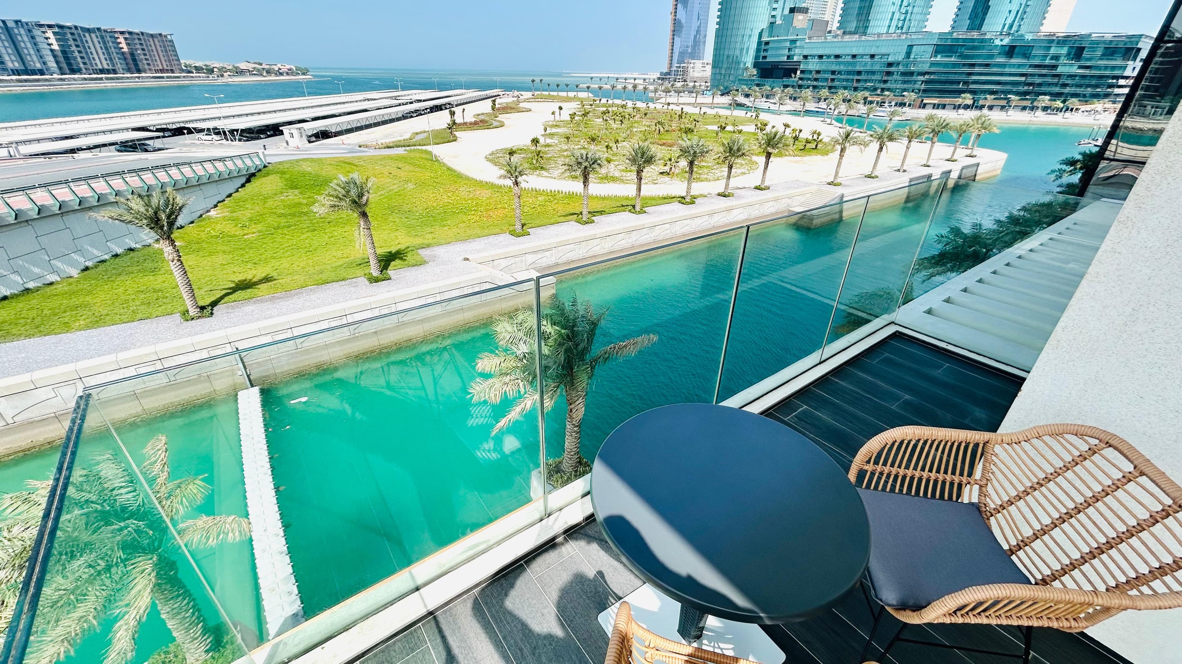 Large Two bedrooms apartment in Harbour Row