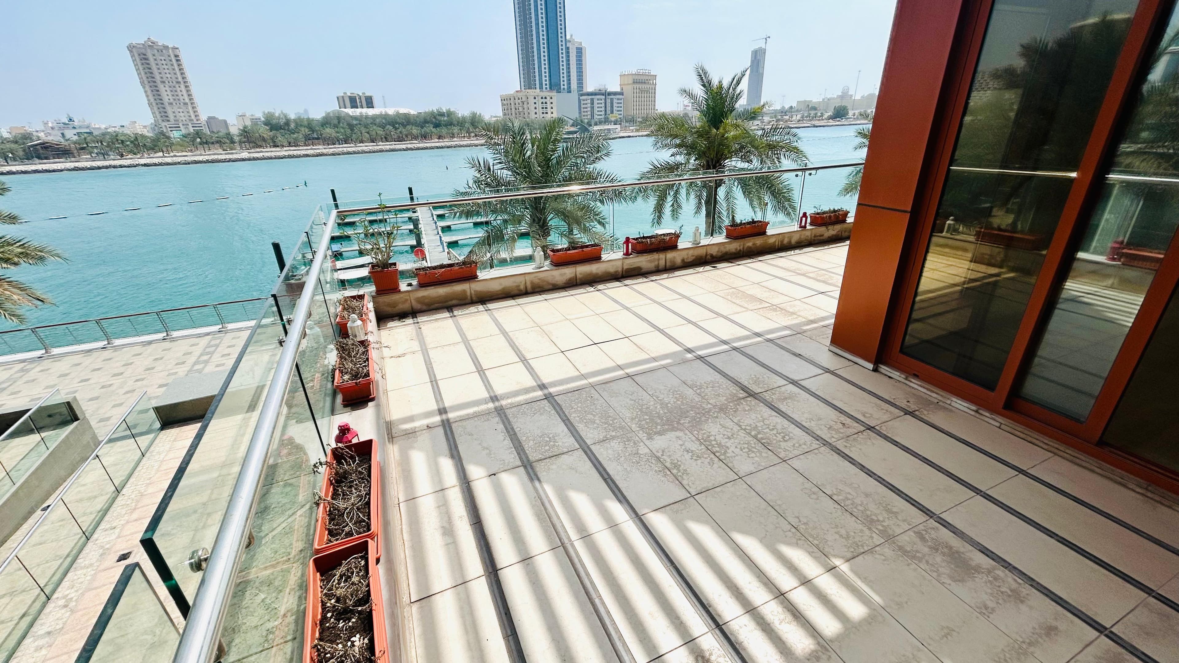 Spacious Three-bedroom apartment with large terraces in Reef Island.