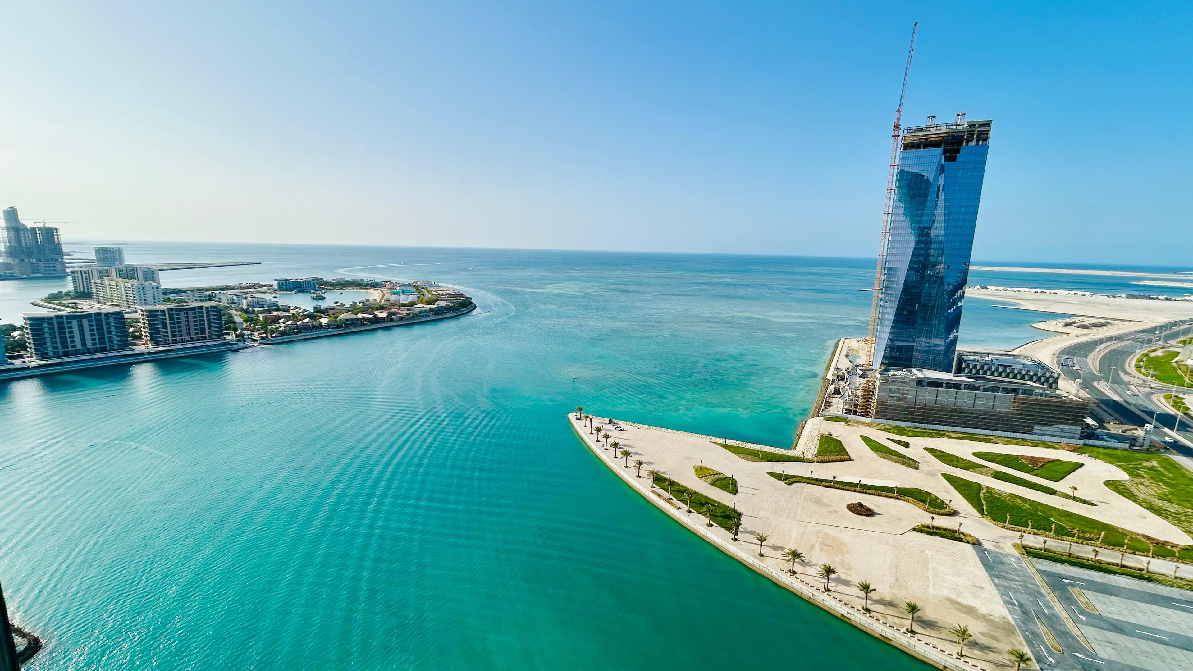 Fully Sea view large Three bedrooms apartment in Harbour