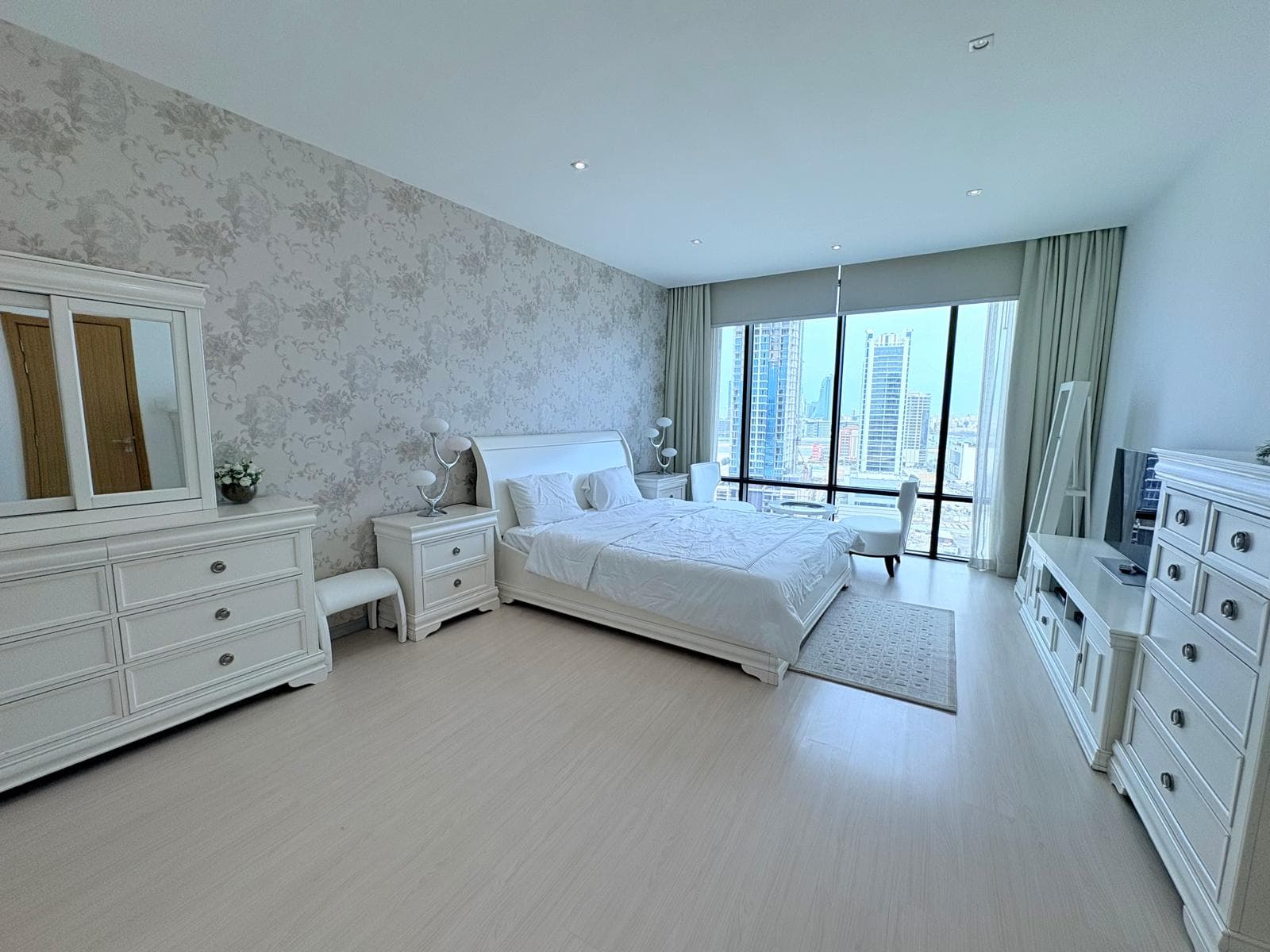 Spacious 3BR | Modern Furnishings | Great Value