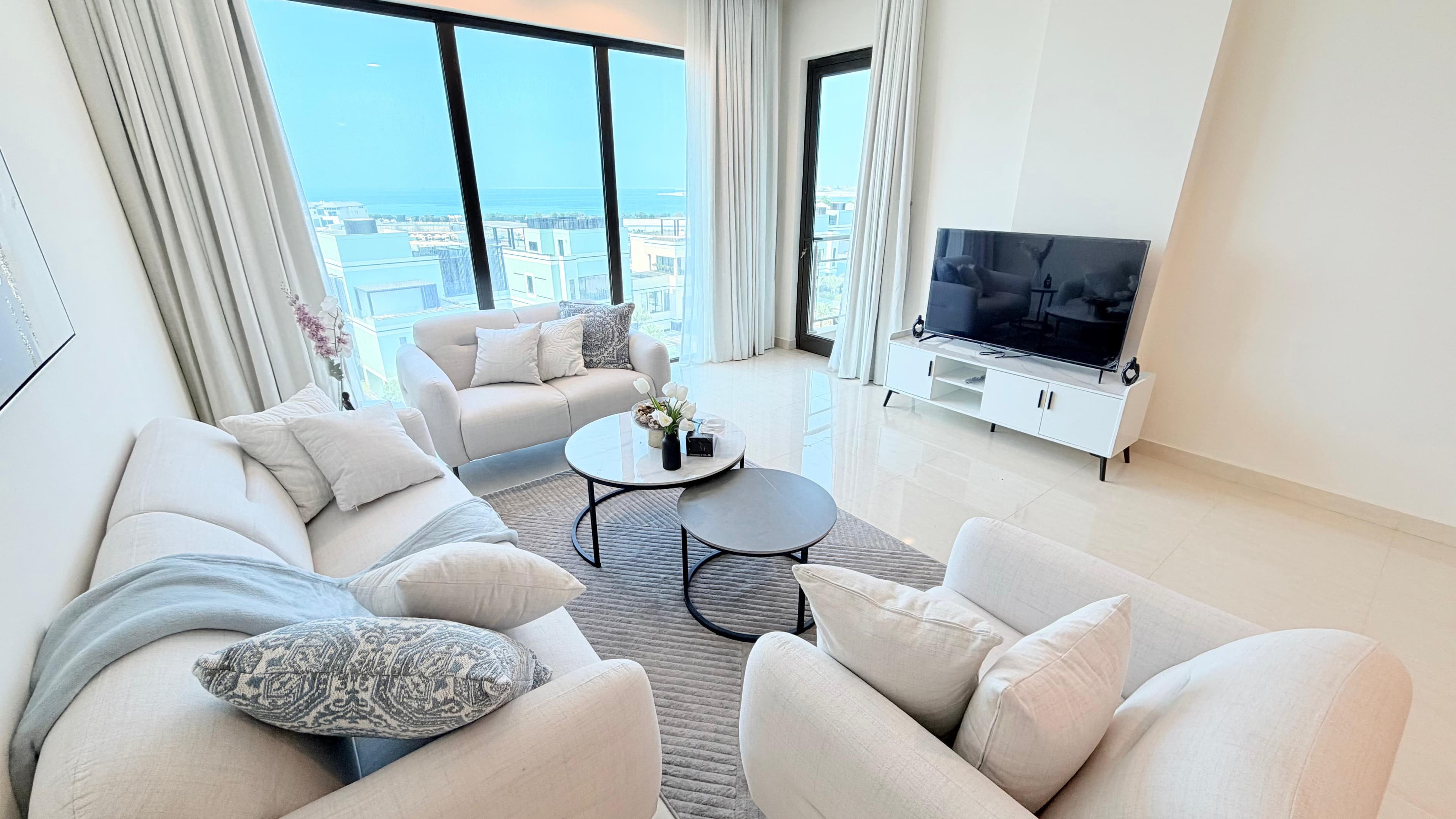 Brand new Luxury Two bedrooms in Reef Island